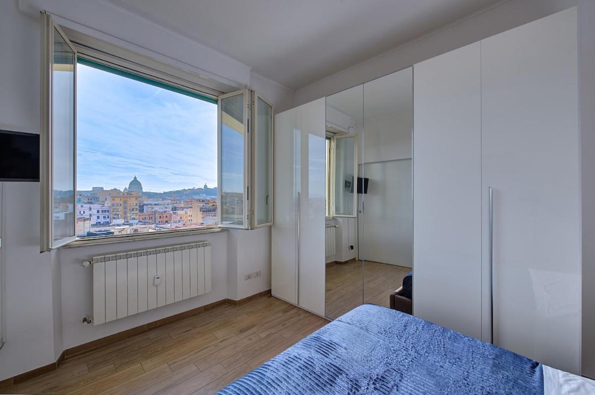 Luxury View On St Peter Basilica Roma