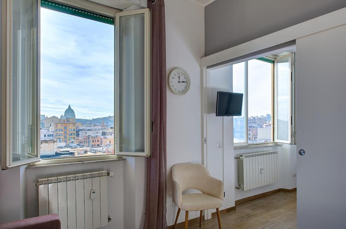 Luxury View On St Peter Basilica Roma