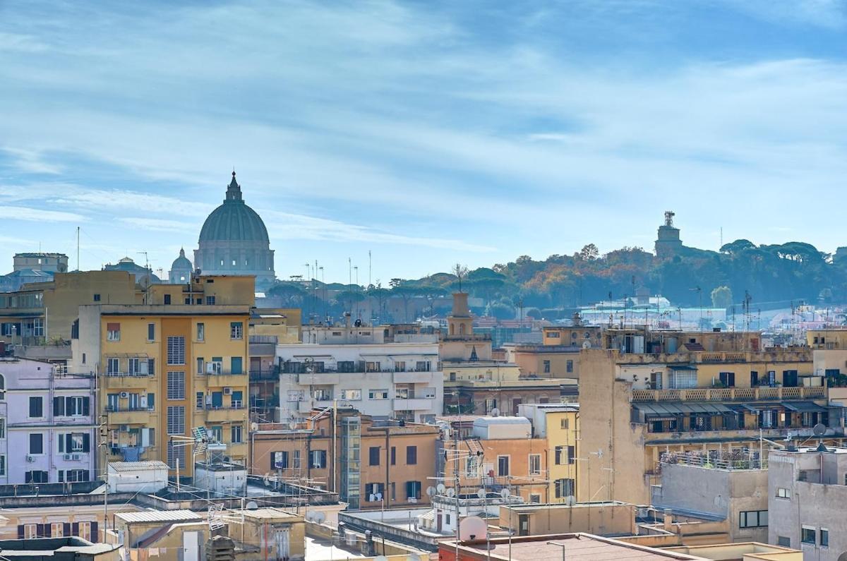 Luxury View On St Peter Basilica * Roma